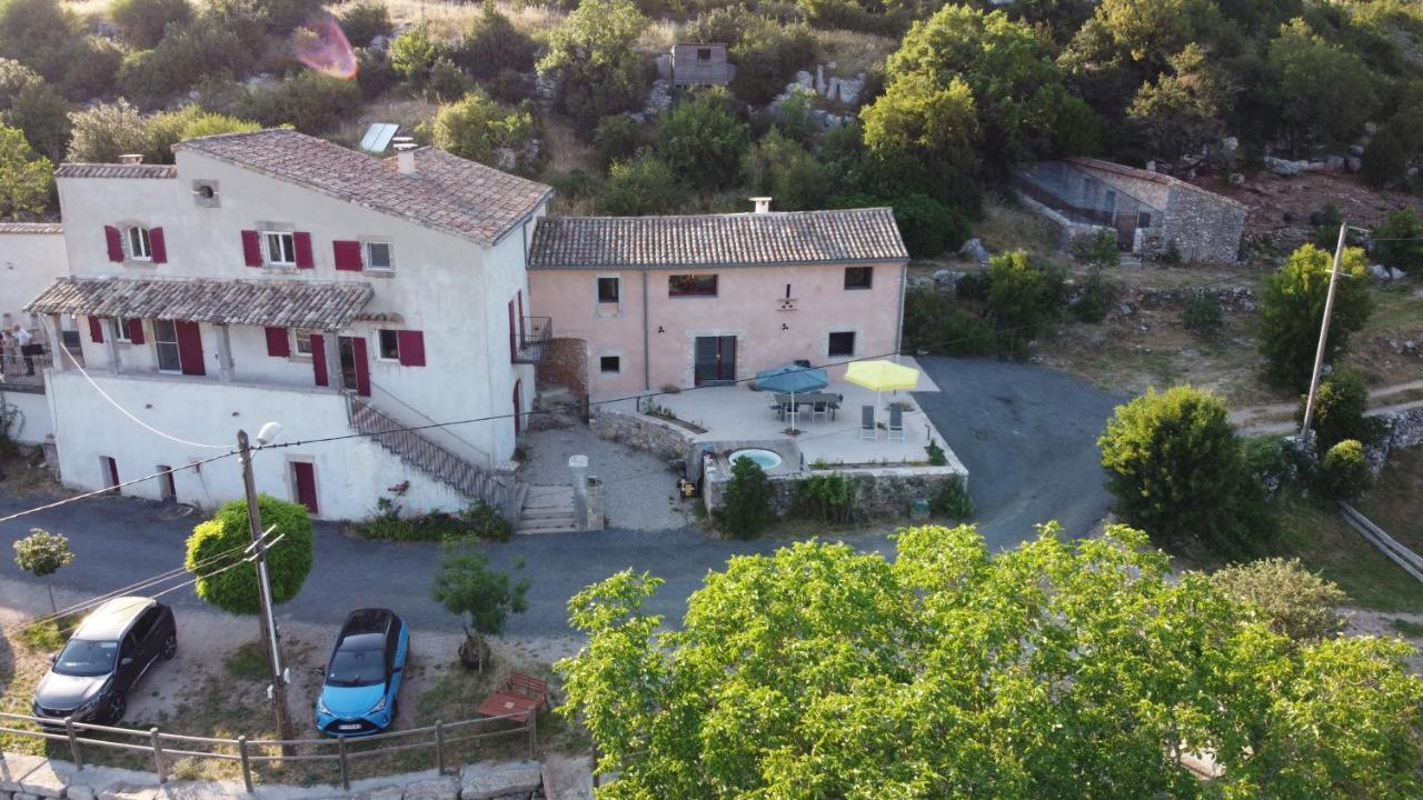 Gite De Gazelle Chambres D'Hote La Vacquerie-et-Saint-Martin-de-Castries Exterior photo